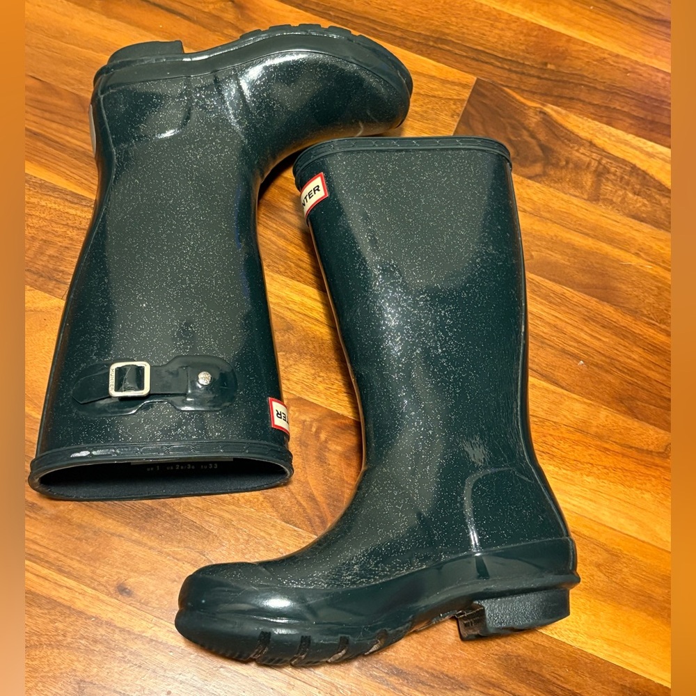 Hunter Classic sz 2 UK 33 pink gloss kids rain boots, great pre owned condition
